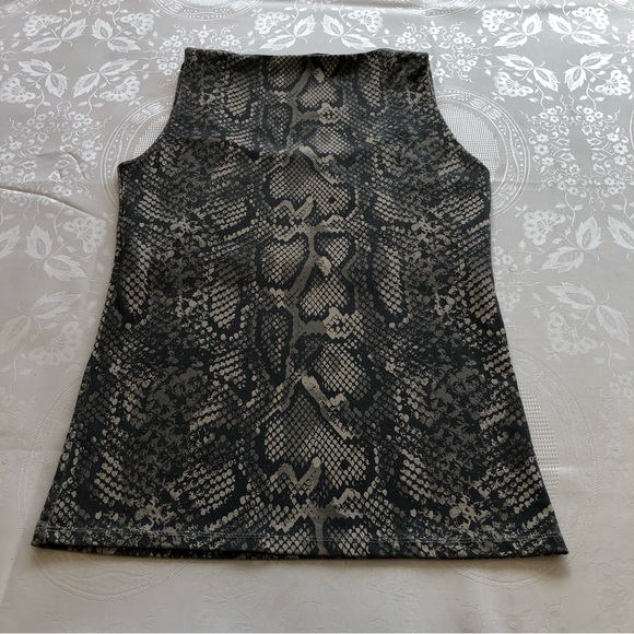 Zara Women’s Size M Animal Print Snake Skin Sleeveless Shirt Elastic Tank-Top - Picture 15 of 16